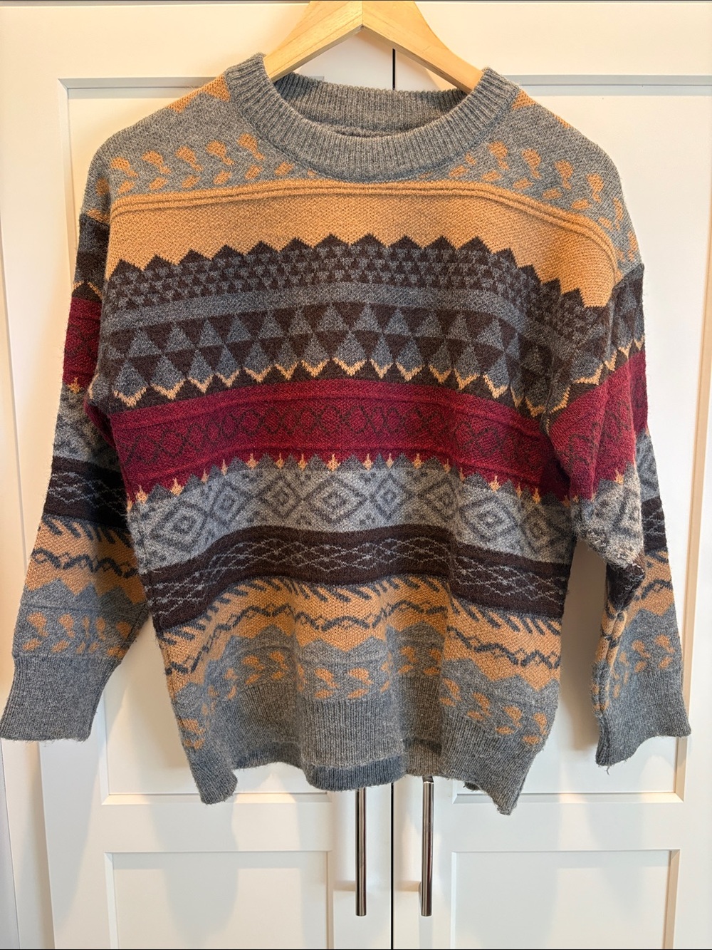SHEIN ROMWE Gray, Tan & Burgundy Patterned Crewneck Sweater